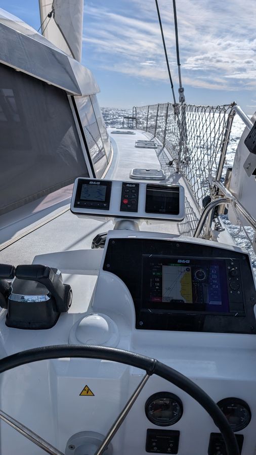 Helm station with chartplotter and instruments